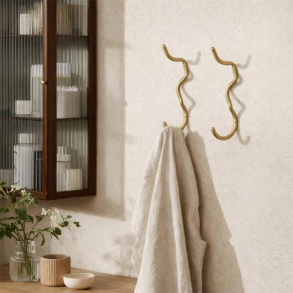 【並行輸入品】 ファームリビング Ferm Living タオルホルダー タオル掛け カーバチュアフック 真鍮 |  | 06