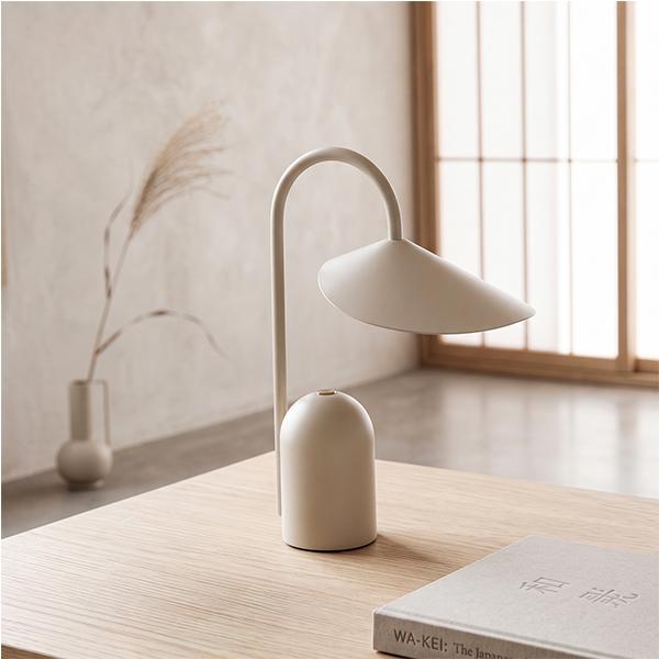 連休中も休まず配送 【並行輸入品】 ファームリビング Ferm Living アールム ポータブルランプ Arum 卓上ライト |  | 13