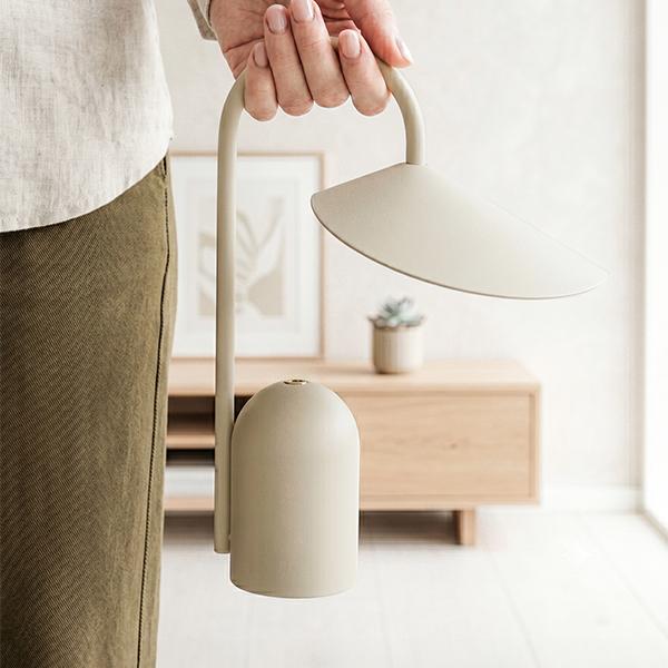 連休中も休まず配送 【並行輸入品】 ファームリビング Ferm Living アールム ポータブルランプ Arum 卓上ライト |  | 14