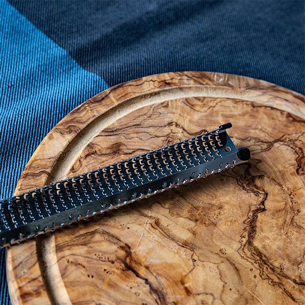 【並行輸入品】 おろし金 おろし器 マイクロプレイン Microplane プレミアム シリーズ ゼスター グレーター チーズグレーター グレーター すりおろし器 すりお | microplane | 36