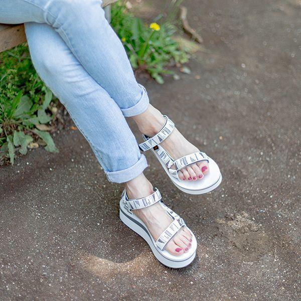 【並行輸入品】 在庫限り TEVA テバ FOOTWEAR フットウェア W FLATFORM UNIVERSAL フラットフォームユニバーサル 1008844 ウィメンズ 厚底 | Teva | 06