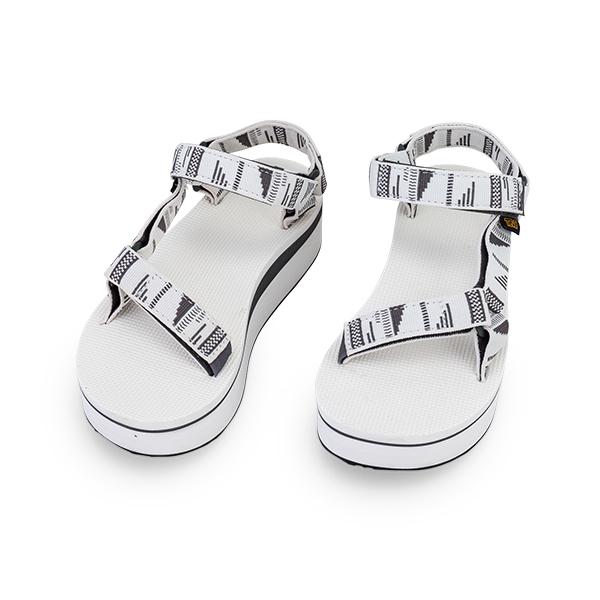 【並行輸入品】 在庫限り TEVA テバ FOOTWEAR フットウェア W FLATFORM UNIVERSAL フラットフォームユニバーサル 1008844 ウィメンズ 厚底 | Teva | 10