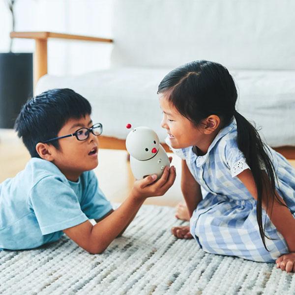 見守り コミュニケーション ロボット ボッコ エモ BOCCO emo 留守番 遠隔 IoT おしゃべり ユカイ工学｜glv｜04