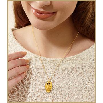 純金のふくろう＞ダイヤモンド入り24金製宝飾ペンダント : グラン