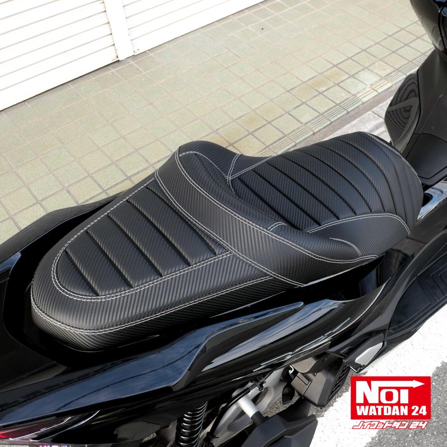 PCX　ローダウンシート　PCX160 PCX150 PCX125　NOI WATDAN24　段付きタックロール　約2cmローダウン　カーボンブラック/ホワイトステッチ　高反発ウレタン内蔵 | ホンダ | 10