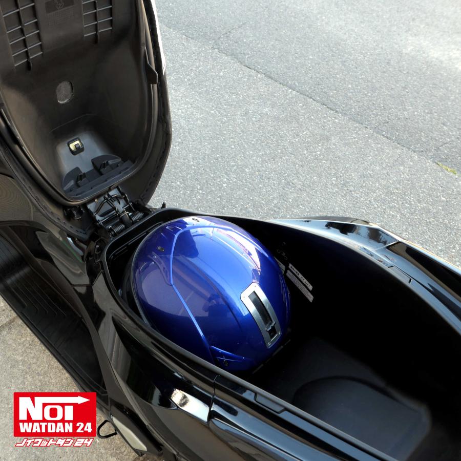 PCX　ローダウンシート　PCX160 PCX150 PCX125　NOI WATDAN24　段付きダイヤプレス　約2cmローダウン　カーボンブラック/ホワイトステッチ　 高反発ウレタン内蔵 | ホンダ | 13
