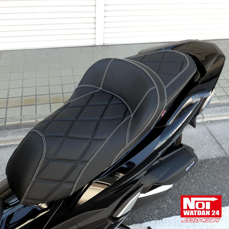 PCX　ローダウンシート　PCX160 PCX150 PCX125　NOI WATDAN24　段付きダイヤプレス　約2cmローダウン　カーボンブラック/ホワイトステッチ　 高反発ウレタン内蔵 | ホンダ | 08