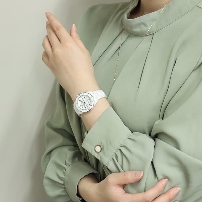 【美品】CHANEL シャネル J12 33mmセラミック 自動巻 CHANEL（シャネル） J12 ホワイトセラミック 33mm H5698 付属品完品