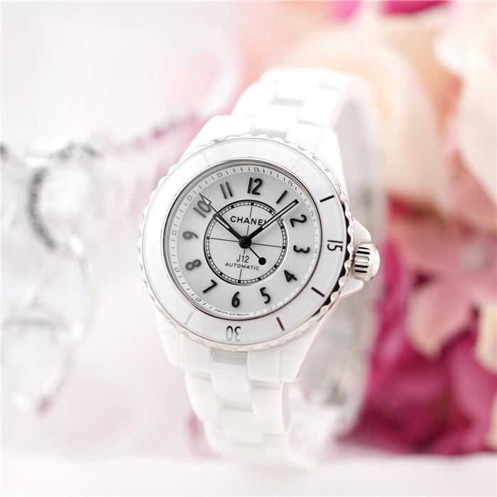 シャネル 腕時計 j12 レディース ホワイト J12 - レディース＆メンズ ウォッチ | CHANEL シャネル