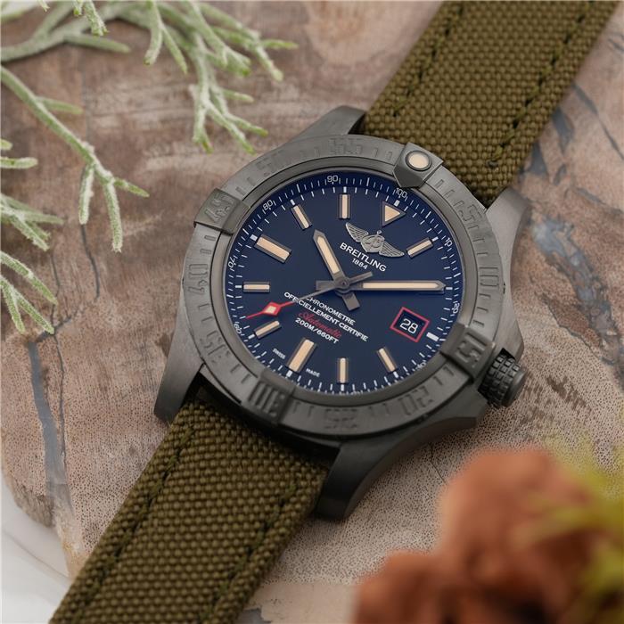 ブライトリング（BREITLING） アベンジャー ブラックバード 44