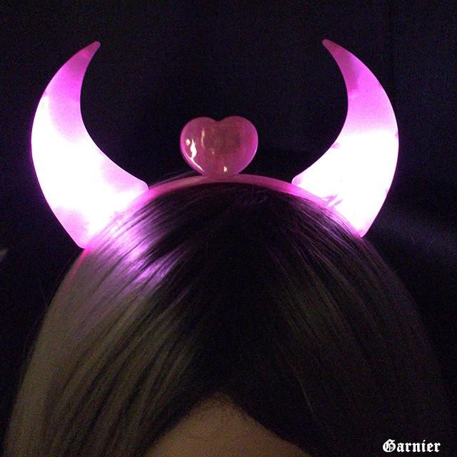 コスプレ 簡単 仮装 手軽 カチューシャ 光る デビル 角 LED