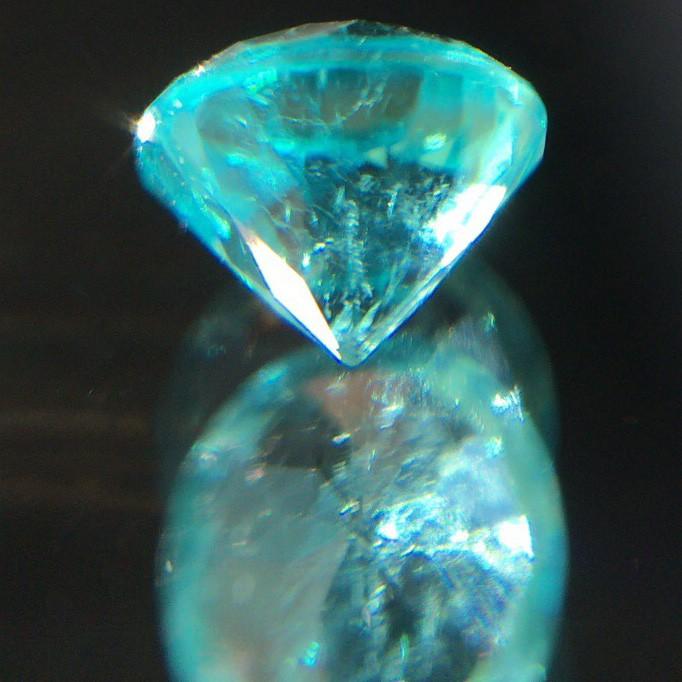 パライバトルマリン　ブラジル　バターリャ産　ラウンドカット　ルース　ネオン パライバトルマリン ルース 裸石 0.24ct ネオンブルー ラウンド