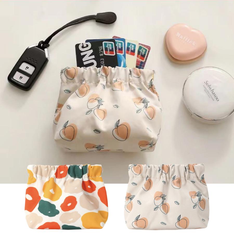 ハンドメイド　ポーチにもなる小物入れ２点セットとチャーム4点セット2種類 ハンドメイド ポーチにもなる小物入れ2点セットとチャーム4点