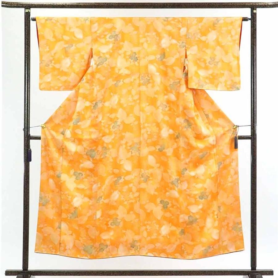 小紋 リサイクル着物 身丈162cm 裄64cm 前幅23cm 後幅29cm 袖丈46cm レディース 袷 木の葉 裄Mサイズ 秋冬春用 正絹（シルク）オレンジ地 美品