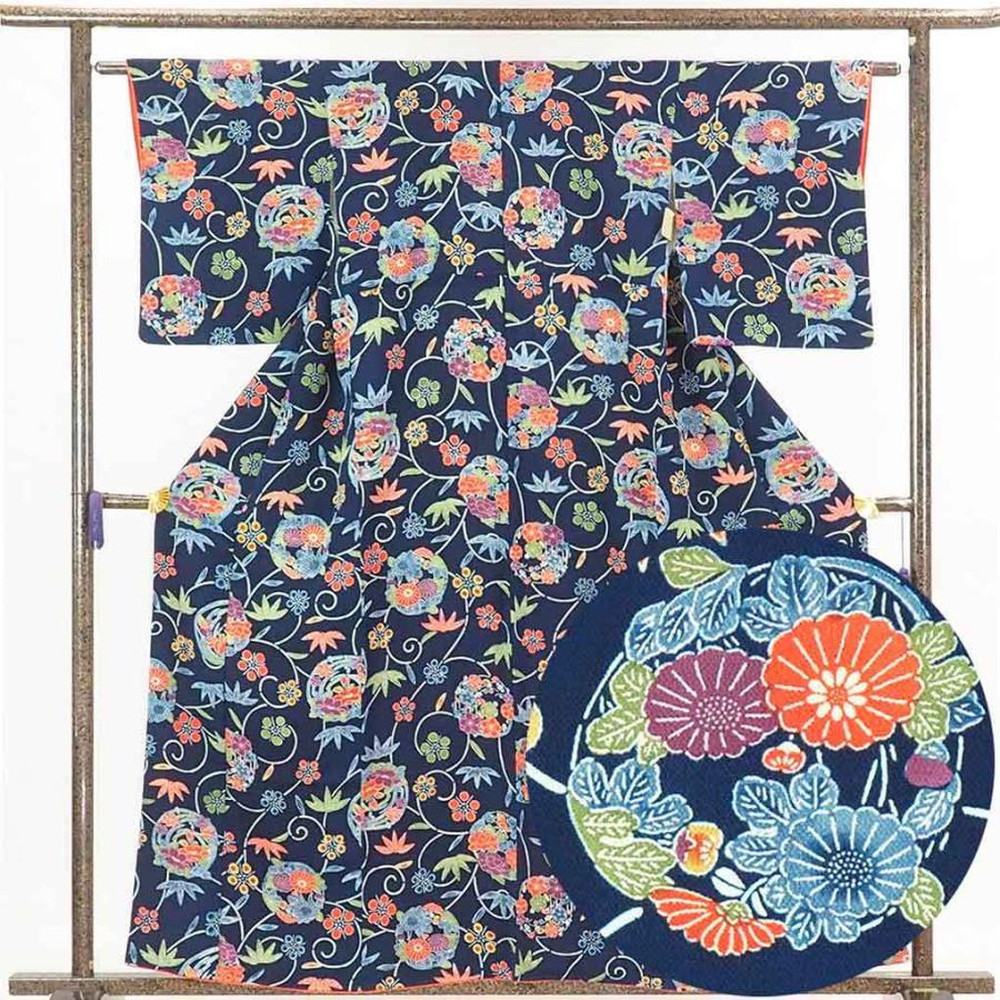 小紋 リサイクル着物 身丈159cm 裄61cm 前幅24cm 後幅28cm 袖丈49cm レディース 袷 花柄 裄Sサイズ 秋冬春用 正絹（シルク）紺地 美品