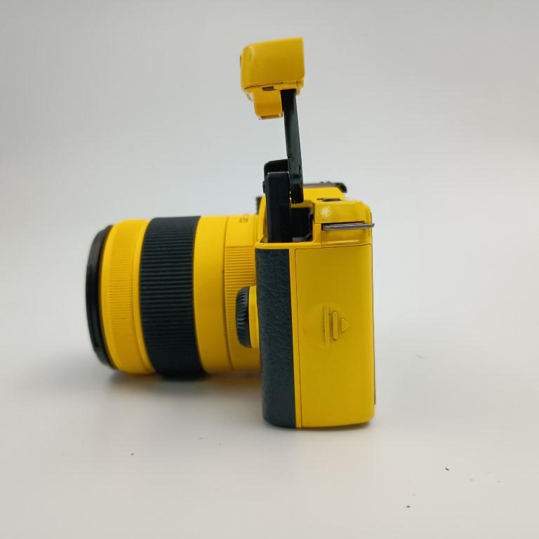 ペンタックス PENTAX Q7 黄色 ミラーレス 一眼レフ デジタルカメラ SMC
