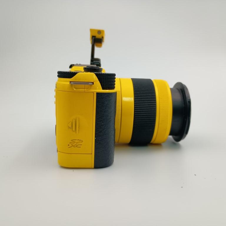 ペンタックス PENTAX Q7 黄色 ミラーレス 一眼レフ デジタルカメラ SMC