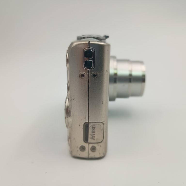 動作確認済み CASIO EXILIM EX-z100 シルバー コンデジ CASIO Casio EXILIM EX-Z100 シルバー コンパクトデジタルカメラ