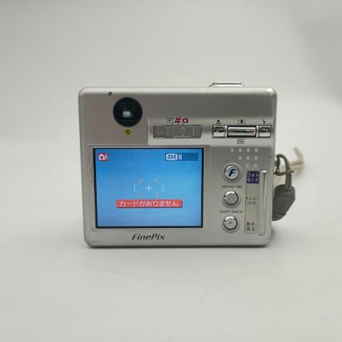 美品 FUJIFILM FinePix F440 シルバー FUJIFILM（フジフイルム） FUJIFILM FinePix F440 Silver コンパクト