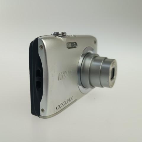 ニコン（Nikon） Nikon COOLPIX A100 Silver コンパクトデジタルカメラ