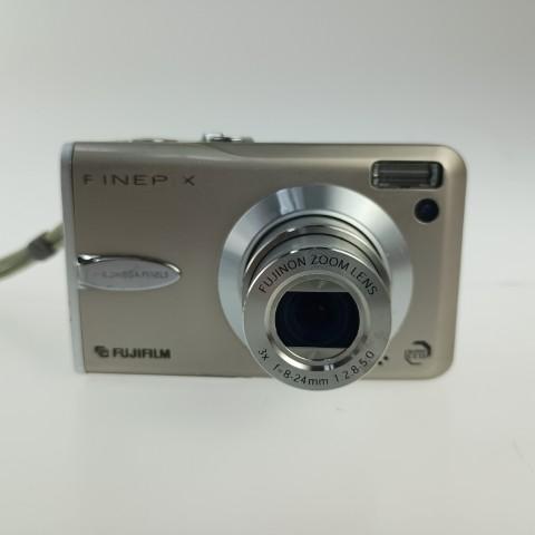 FUJIFILM FinePix F30 コンパクトカメラ コンデジ　デジカメ FUJIFILM（フジフイルム） FUJIFILM FINEPIX F30 コンパクトデジタル
