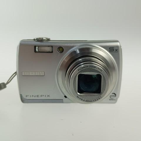 FUJIFILM FINEPIX F100 コンパクトデジタルカメラ FUJIFILM（フジフイルム） FUJIFILM FINEPIX F100 fd Silver