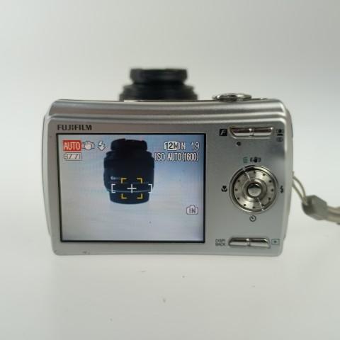 FUJIFILM（フジフイルム） FUJIFILM FINEPIX F100 fd Silver