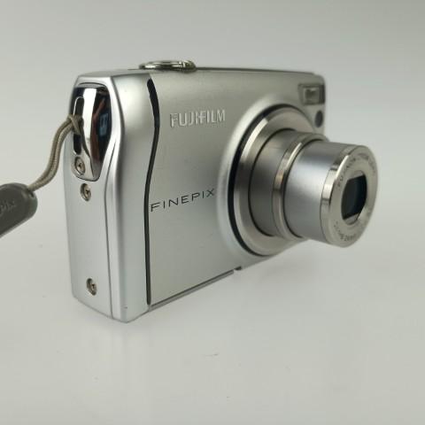 FUJIFILM（フジフイルム） FUJIFILM Finepix F40 fd Silver コンパクト
