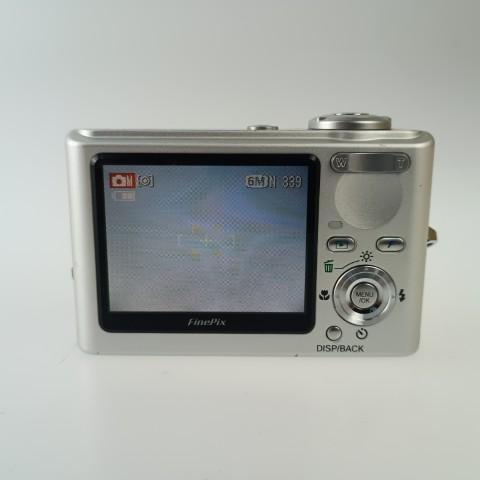 FUJIFILM（フジフイルム） FUJIFILM FinePix F10 Silver コンパクト 