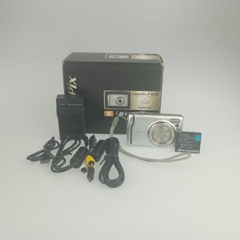 【動作品】FUJIFILM FinePix F40fd コンパクトデジカメ FUJIFILM（フジフイルム） FUJIFILM FinePix F40fd Silver コンパクト
