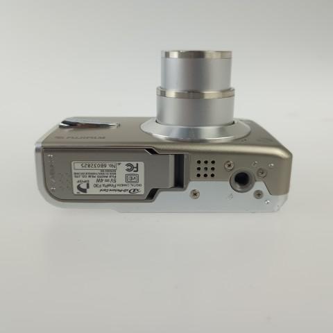 FUJIFILM（フジフイルム） FUJIFILM FinePix F30 Silver コンパクト