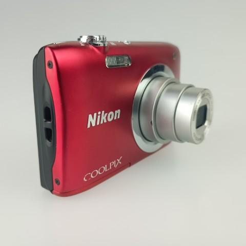 ニコン（Nikon） Nikon COOLPIX A100 Red コンパクトデジタルカメラ