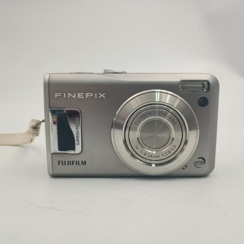 FUJIFILM FinePix F31fd Silver コンパクトデジタルカメラ / 【公式通販】