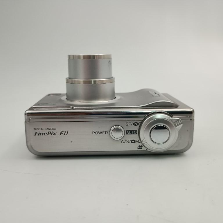 FUJIFILM（フジフイルム） FUJIFILM Finepix F11 Silver コンパクト