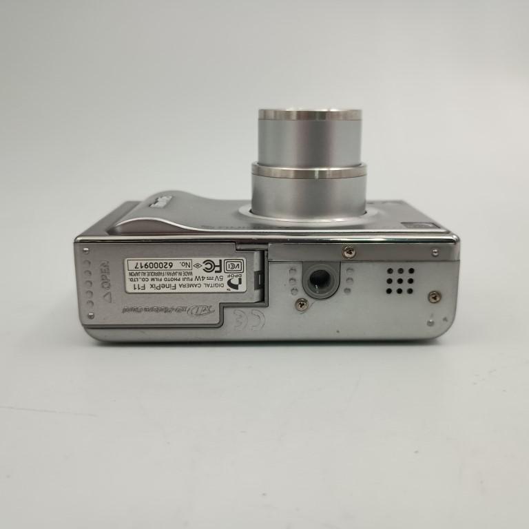 FUJIFILM（フジフイルム） FUJIFILM Finepix F11 Silver コンパクト