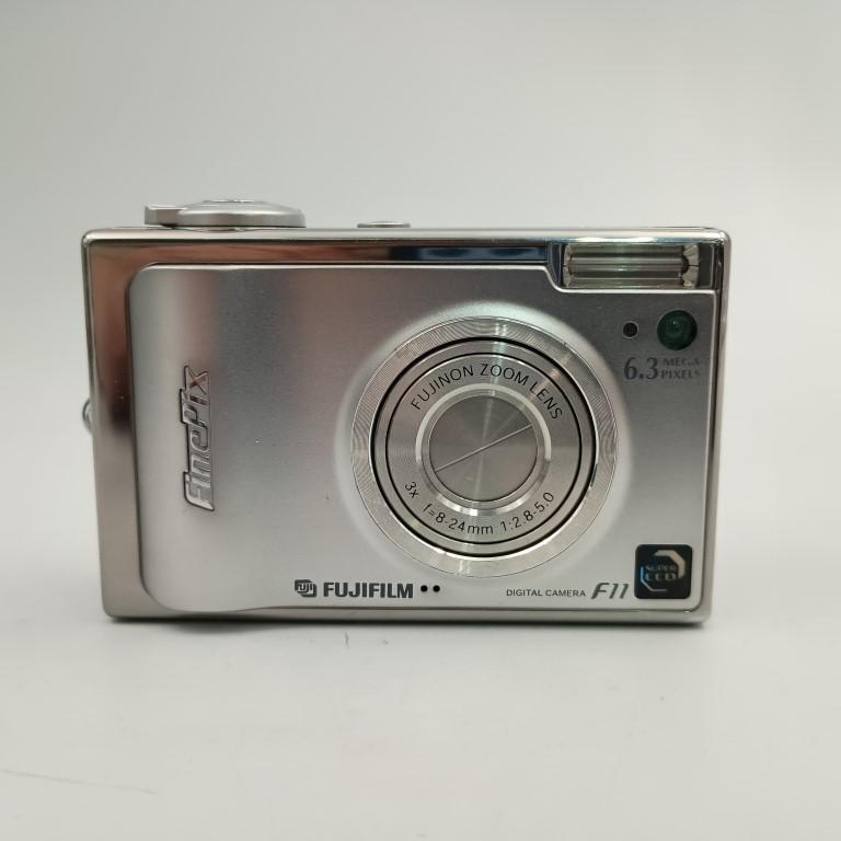 FUJIFILM（フジフイルム） FUJIFILM Finepix F11 Silver コンパクト