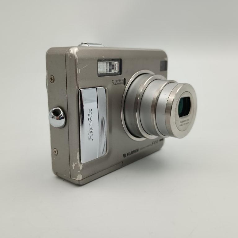 FUJIFILM（フジフイルム） FUJIFILM Finepix F450 Silver コンパクト