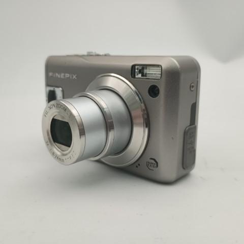 FUJIFILM（フジフイルム） FUJIFILM FinePix F31 fd Silver コンパクト