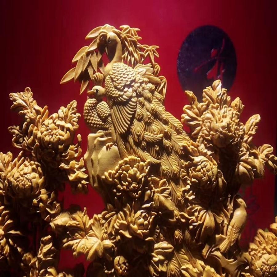 精密彫刻崖柏木彫り両面彫刻透かし彫り花開富貴孔雀牡丹根彫刻 精密彫刻崖柏木彫り両面彫刻透かし彫り花開富貴孔雀牡丹根彫刻