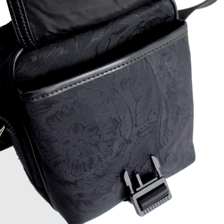 ヴェルサーチ バッグ メンズ レディース VERSACE 斜め掛けショルダーバッグ バロッコパターン ナイロン ブラック 1009919 1A08705の画像
