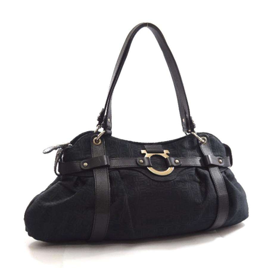 サルヴァトーレフェラガモ ガンチーニ ロゴ ショルダーバッグ