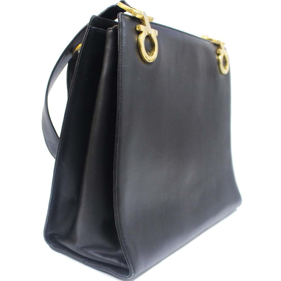 サルヴァトーレフェラガモ ガンチーニ ショルダーバッグ レディース