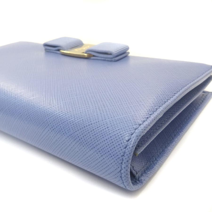 サルヴァトーレフェラガモ ヴァラリボン チェーンウォレット 長財布