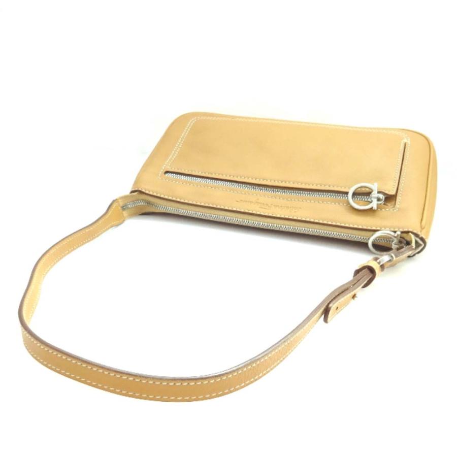 サルヴァトーレフェラガモ アクセサリーポーチ ガンチーニ ショルダー