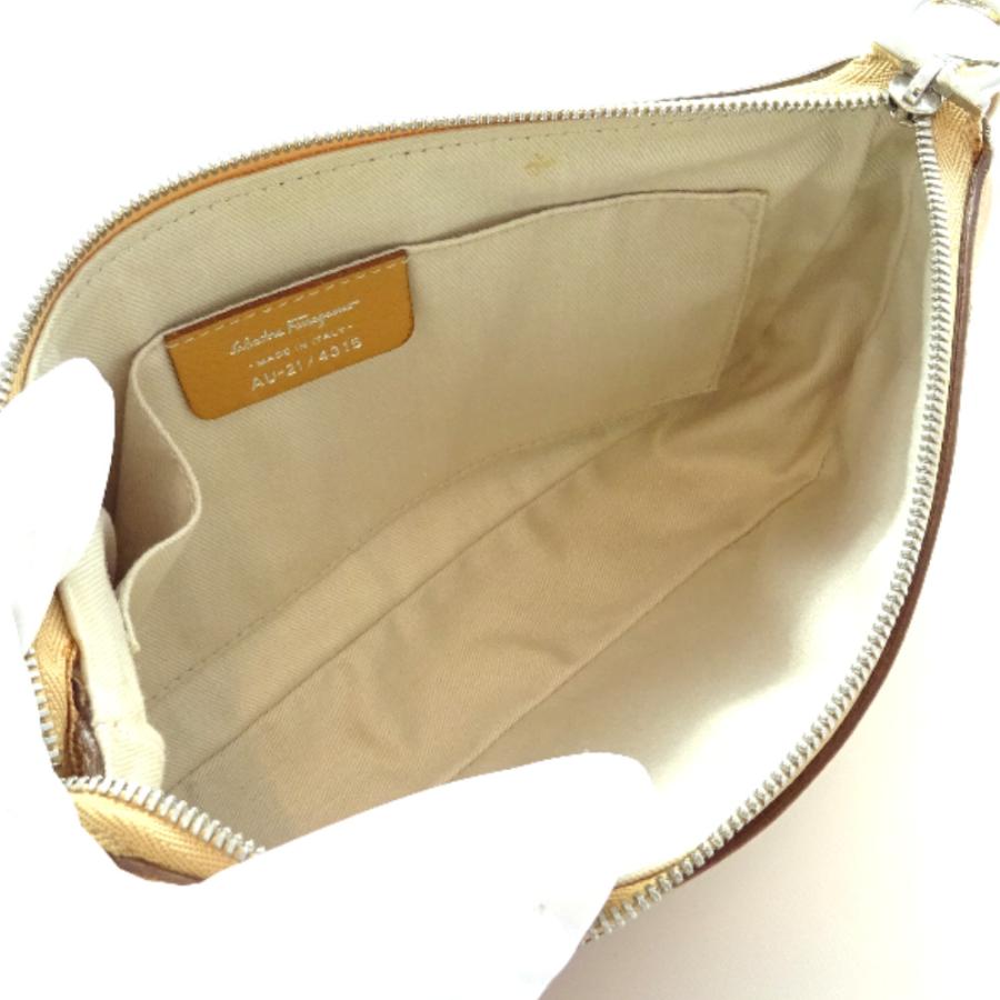 サルヴァトーレフェラガモ アクセサリーポーチ ガンチーニ ショルダー