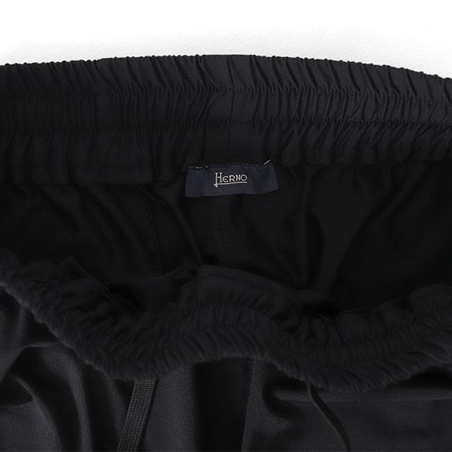 HERNO ヘルノ ナイロンジャージ ジョガー カーゴパンツ PT000035U メンズの画像
