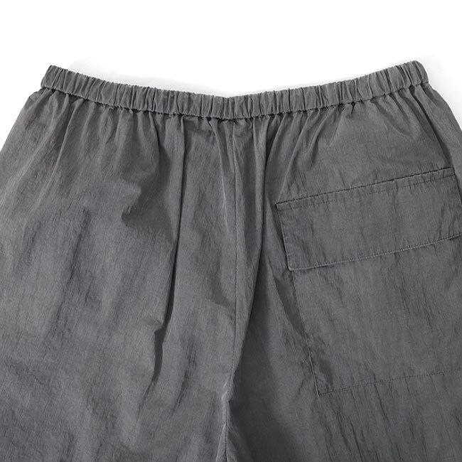 ATON ナイロンショートパンツ　グレー ATON / エイトン】STRETCH NYLON LINEN WIDE 2TUCKED SHORTS