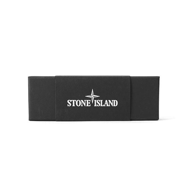Stone Island ストーンアイランド カラビナ付き レタリング