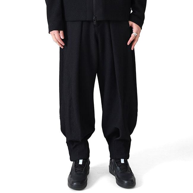 CFCL シーエフシーエル SOFT HYPHA TUCKED PANTS タックドパンツ CF011KF031 ニットパンツ メンズの画像
