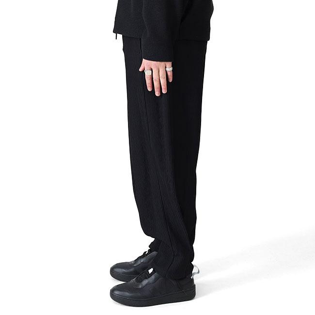 CFCL シーエフシーエル SOFT HYPHA TUCKED PANTS タックドパンツ CF011KF031 ニットパンツ メンズの画像